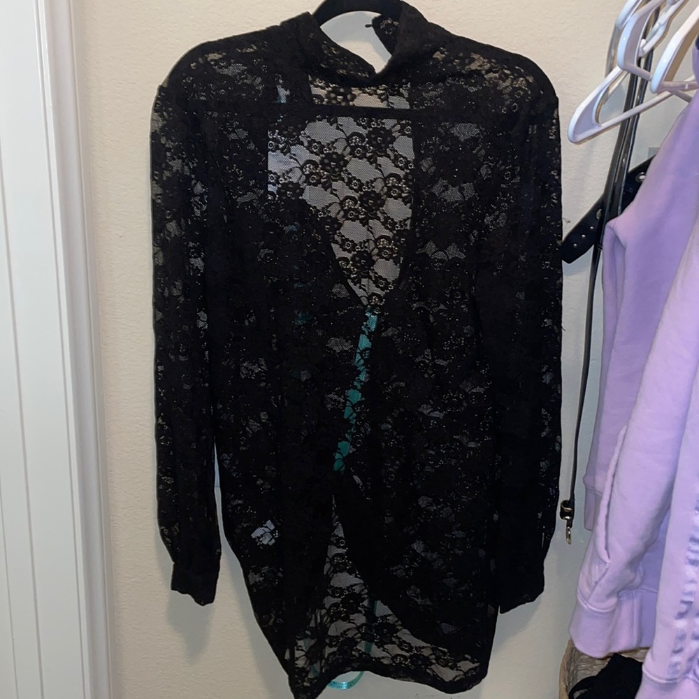 Mistress rocks lace mini dress